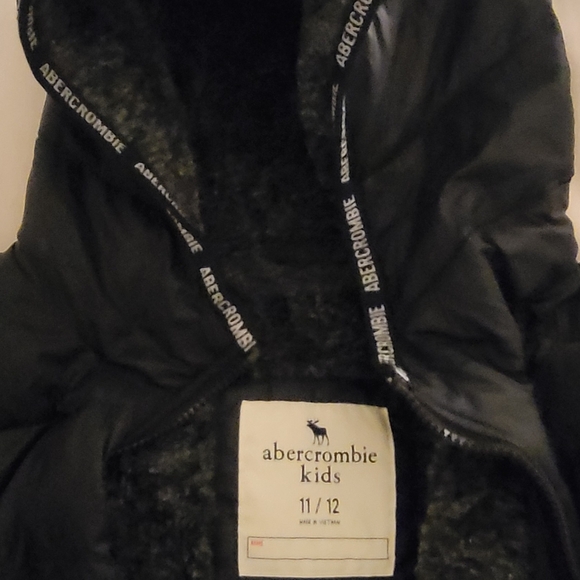 Winter jacket - Picture 2 of 4